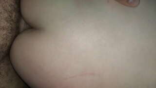 Èyè manman bourik fuck ak sexy a ti fi. Ti fi pran big dick twou san fon nan l &#039; sere bourik.