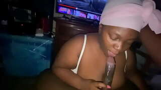 Толстушки менен чоң попой Жасашат Удары Наотмашь жана небрежный глубокий заглот