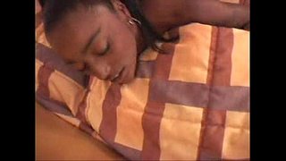Ebony College Girl gets fucked an Hotel an Homemade Amateur Porno-Video