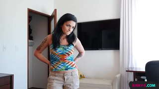 أختي غير الشقيقة فقط لن يستقيل يغازلني حتى أضع لها على أربع تبا ضيق الالتهام كس إلى النشوة الجنسية - كايلي Foxxx