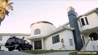 ���वणे प्रियकर असताना आई चालतो का? छान!