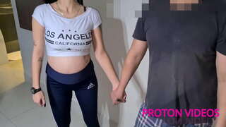 ���ါ့မိတ်ဆွေ၊အဆိုပါထုတ်လုပ်သူအ Brazukas ငါဆောင်ခဲ့မှအမျိုးသမီး၊Alicia Weller၊ဒီလိုလုပ်ဖို့အိပ်ရာပေါ်မှာမပါဘဲဒုံး