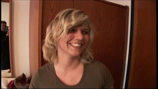 JuliaReaves-XFree - Haussauen Správa - scény 4