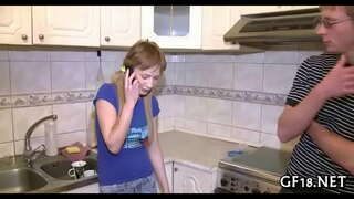 خوبصورت نوجوان hotty کتا فیشن کھڑا ہے