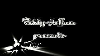 Tatlong hot chicks at isang pag-ibig sofa