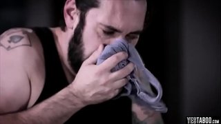 پیاری لڑکی کی تجارت کسی نہ کسی طرح جنس کے لئے ایک مفت کمرے اور بورڈ