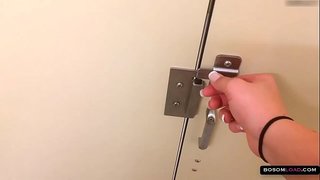 Mile high club brunete pizde sex cu degetul &amp;amp; sânii mari naturale