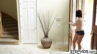 Il fratellastro si scopa il suo caldo Maya Kendrick