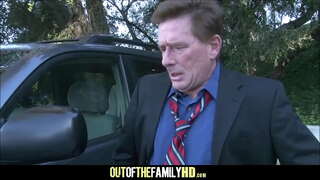 Melyn Ifanc Yn Y Teulu Fucked Gan Llysdad &amp;amp; Bachgen