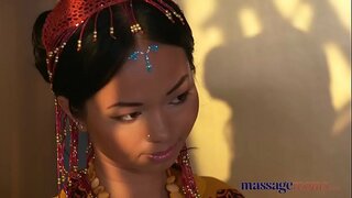 Մերսման սենյակներ Տաք thai masseuse ընդունում է ամուր անդամ իր проколотую նշան