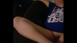 Bojomu cathetan bojo muter nalika dheweke iku ing kamar