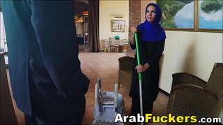 ���ာရုံကြောဗျဒုက္ခသည်ပေးထားသောပိုက်ဆံများအတွက် Throating ဆီင