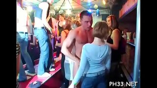 Шпильки трахали занад ва дар горячих позах