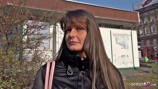 EXPLORADORA ALEMAN - KI HOLLAND LOS HUNDU Pa VIKTORIA VALT DESPUES DI E SESION TA FOTO TA E PROMÉ SESION BORN