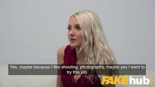 Gefälschte Agent Sexy Helen gefickt zum Orgasmus duerch Agente Schwanz