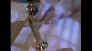 Horny lesbians ເພດສໍາພັນໃນອ່າງຮ້ອນ