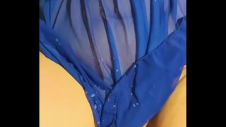 Κάτω από τον κώλο γυναίκα s. selfies και παίρνει αυνανισμός στο πρόσωπο