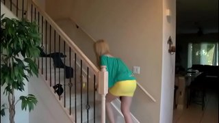 OĞUL GETS YAKALANDI TARAFINDAN ANNE SONRA O SİKİKLERİ ONA SERT