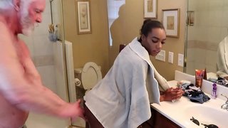 Шанель Төвд: Skye Аман Шар Усанд Pussy Fucking Ass Галзуугийн Ороолгодог Шулуун Гэдсээр Тоглоом