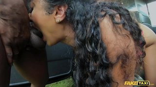 Falske Taxa Indiske Marina Maya BBC første gang porno i en taxa