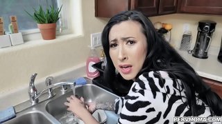 Mom panas Lily Jalur hayang nya stepsons jus jadi manéhna rides manéhna bari shes ngalakonan laundry